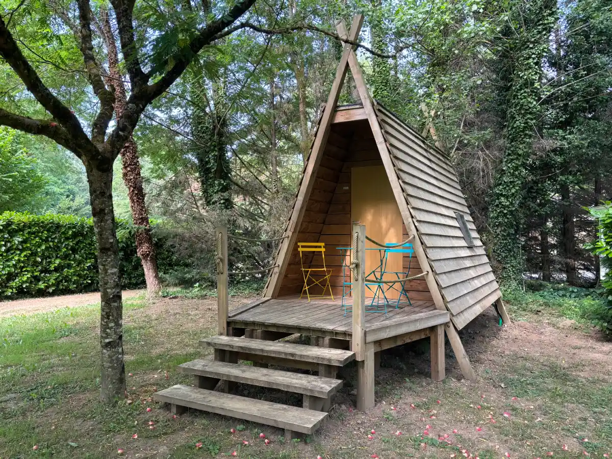 tente en bois camping lot